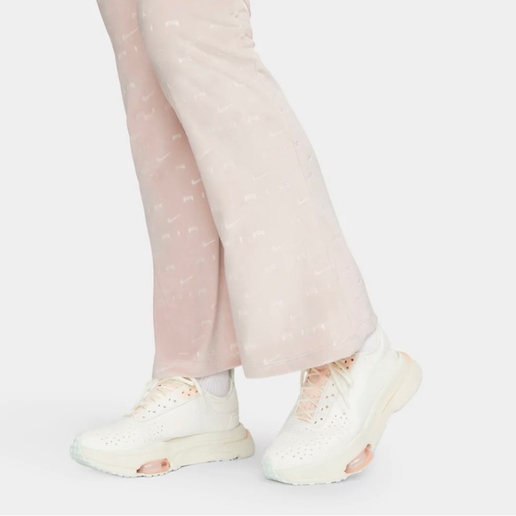 Nike Velour velvet logo pants. Size: SM "35-38" . Colour: baby pink - Picture 2 of 4